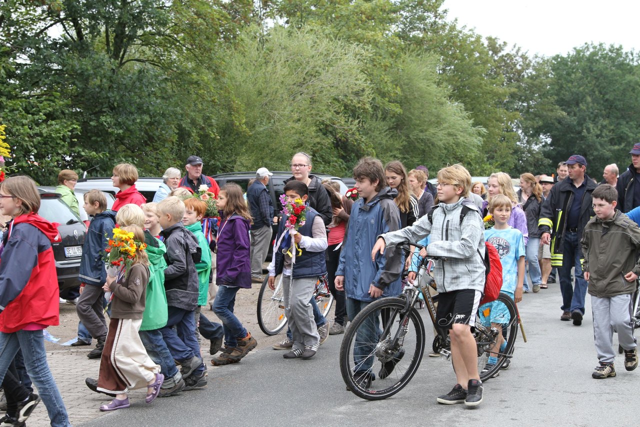 Bild 102 - Vogelschießen 2011